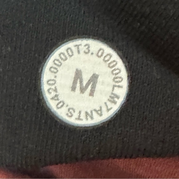 Lululemon Pace Breaker Lined Short 9"Mulled Wine Size Medium - Picture 4 of 8